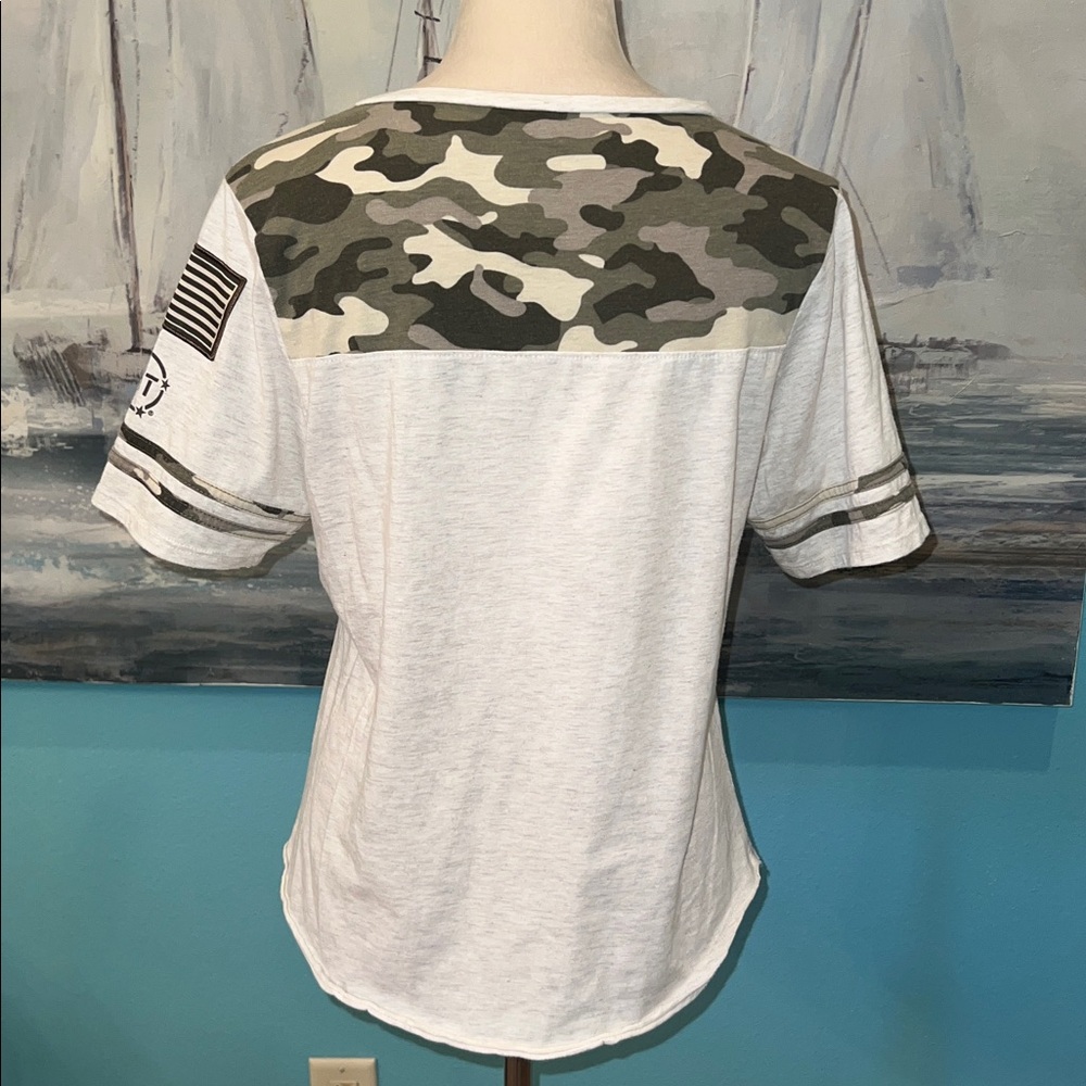 Arkansas Razorbacks Military T-Shirt, Large - Picture 3 of 6